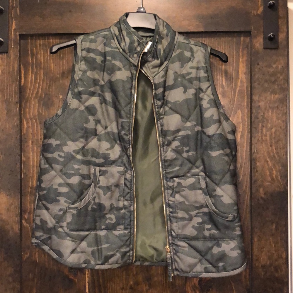 Mud Pie Camo quilted vest